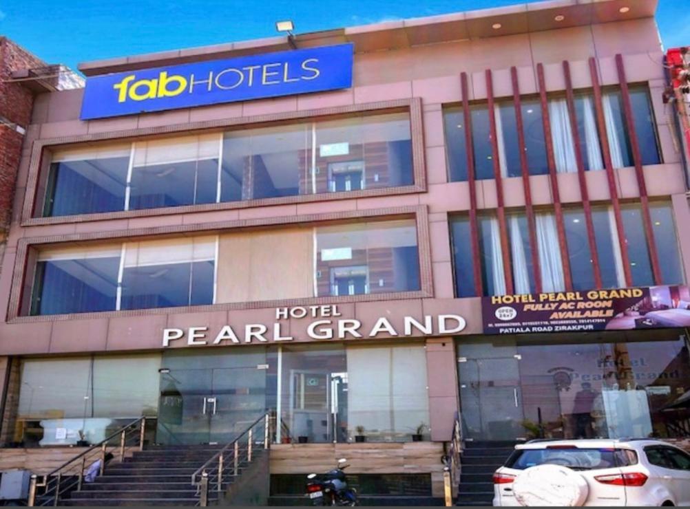 Hotel The Pearl Grand - Top Rated ! Most Awarded ! Parking ! Lift ! Luxury Rooms ! Best Selling Zirakpur Exterior foto