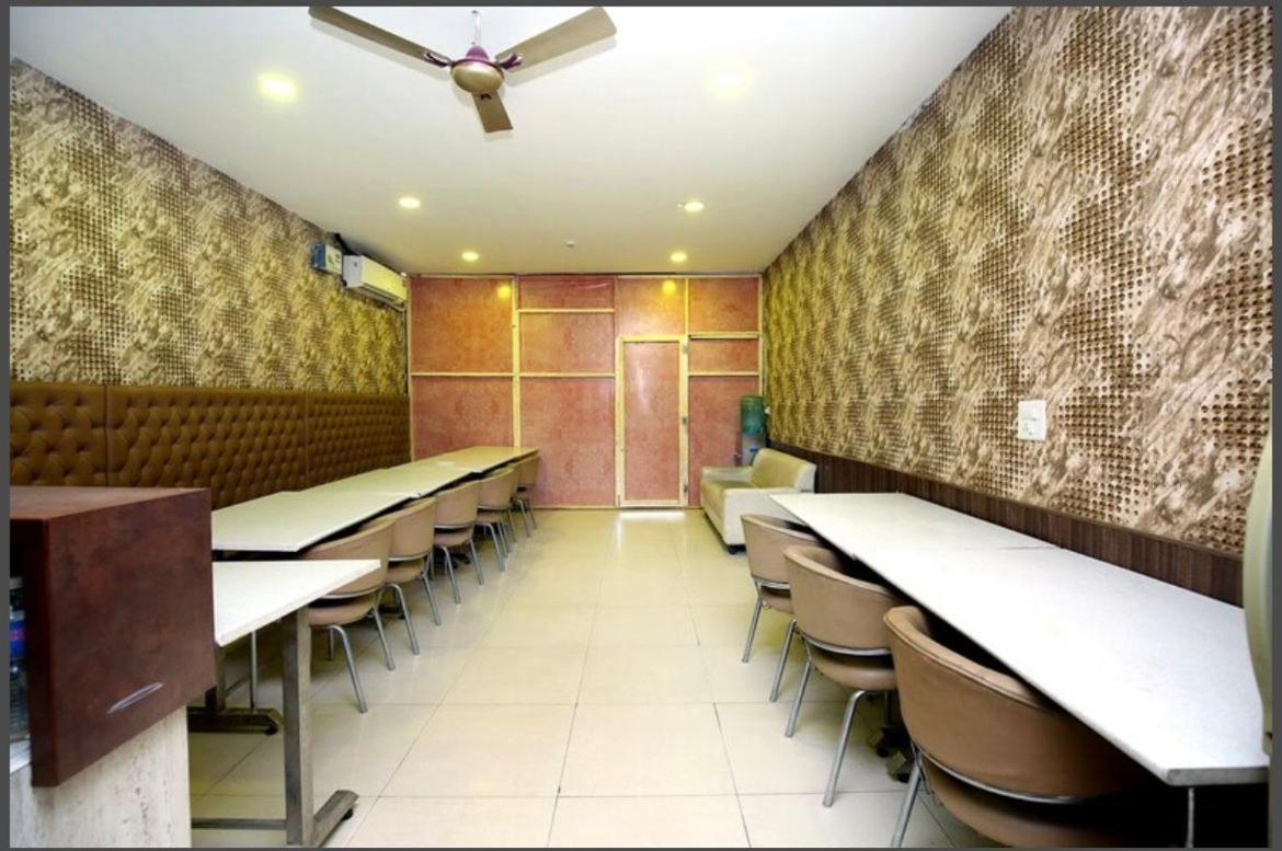 Hotel The Pearl Grand - Top Rated ! Most Awarded ! Parking ! Lift ! Luxury Rooms ! Best Selling Zirakpur Exterior foto