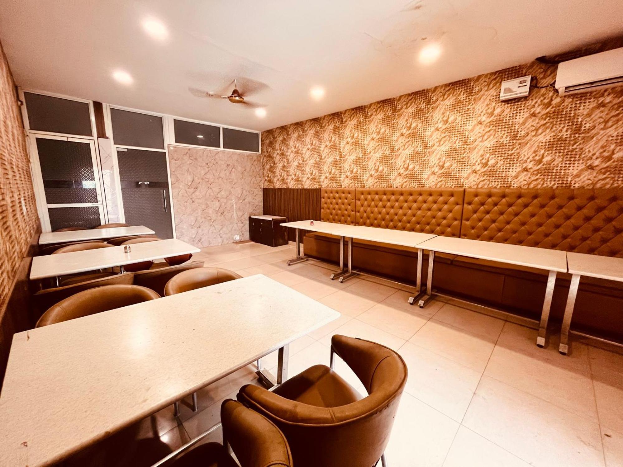Hotel The Pearl Grand - Top Rated ! Most Awarded ! Parking ! Lift ! Luxury Rooms ! Best Selling Zirakpur Exterior foto